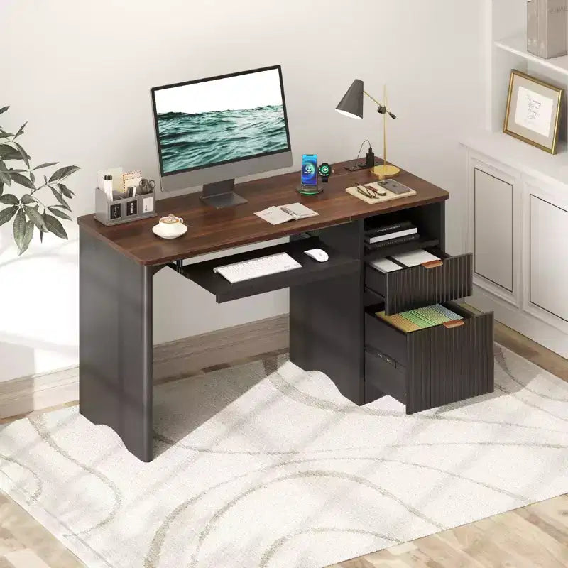 Bureau d'ordinateur 55 po avec prises électriques, tablette coulissante pour clavier et tiroirs de rangement pour bureau à domicile
