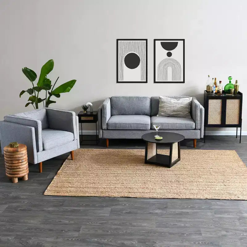 Fauteuil rembourré contemporain à dossier haut avec pieds en bois massif