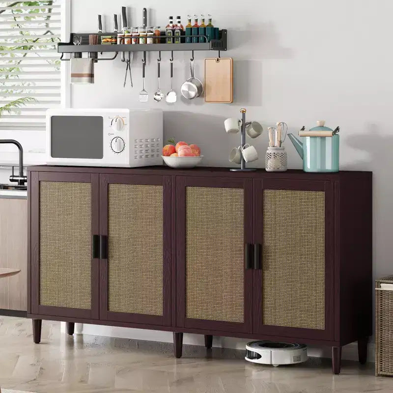 Buffet rustique décoratif en rotin avec 4 portes et étagères réglables, meuble de rangement fonctionnel pour cuisine et salle à manger