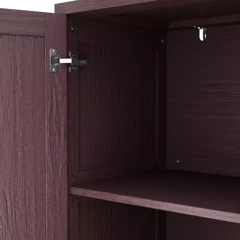 Buffet rustique décoratif en rotin avec 4 portes et étagères réglables, meuble de rangement fonctionnel pour cuisine et salle à manger