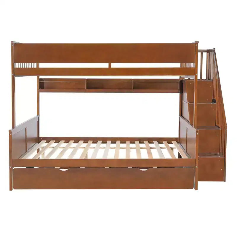 Lit superposé Full XL au-dessus d'un lit Queen avec tiroir-lit, étagères de rangement, escalier et lumière