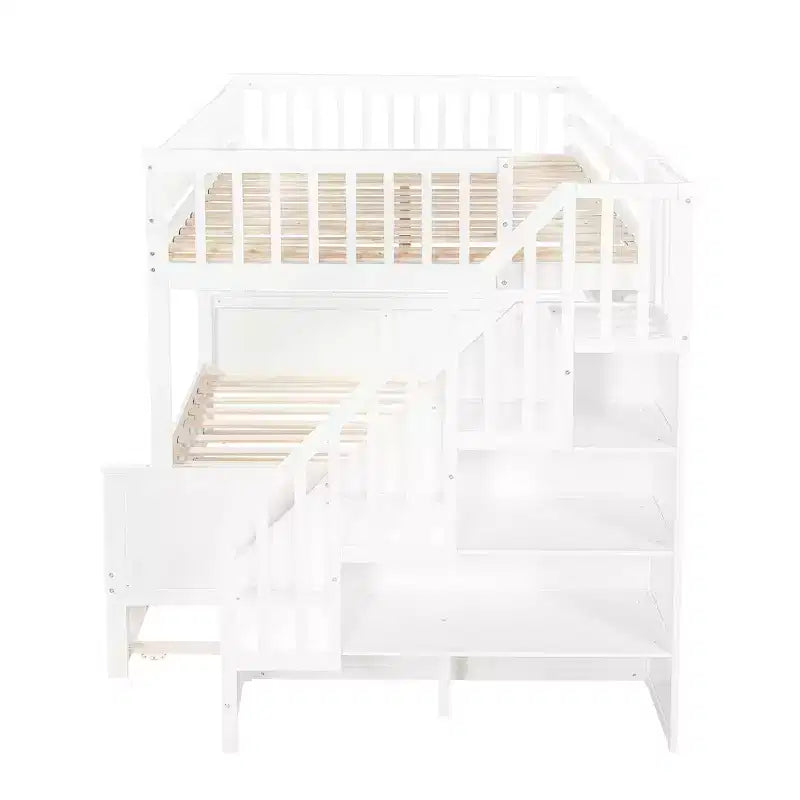 Lit superposé Full XL au-dessus d'un lit Queen avec tiroir-lit, étagères de rangement, escalier et lumière
