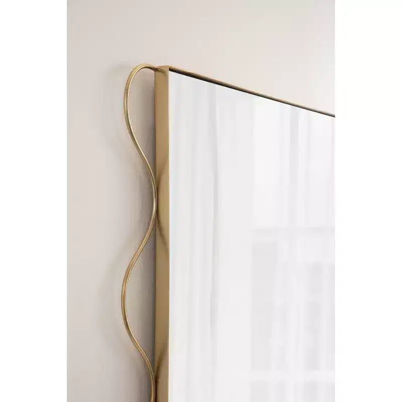 Miroir mural ondulé Wriggle en métal, doré, 24x36
